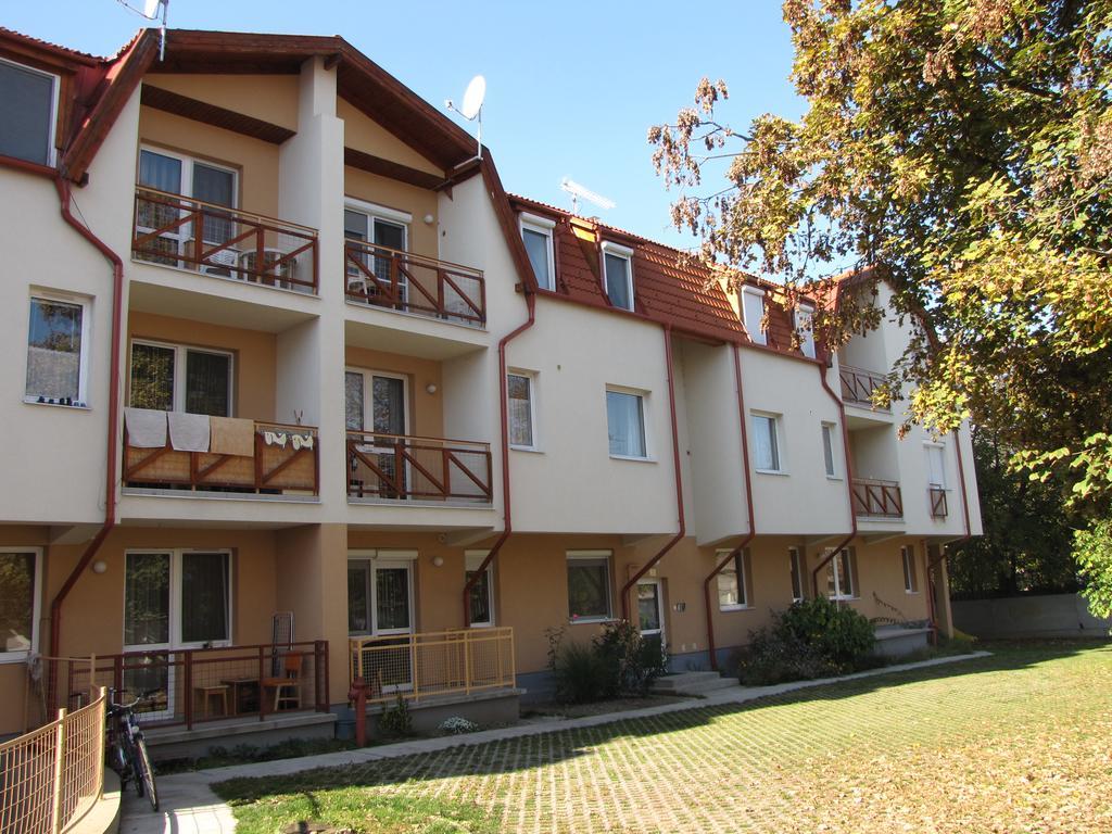 Zoli Apartmanok-Anita Koelcsey 34-36 Hajdúszoboszló Extérieur photo