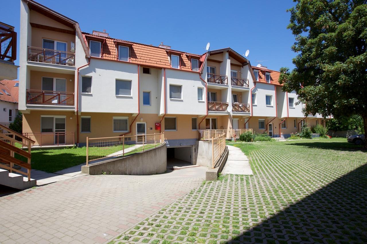 Zoli Apartmanok-Anita Koelcsey 34-36 Hajdúszoboszló Extérieur photo